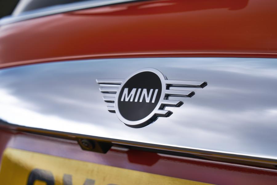 Логотип Mini Cooper S (F56) 2018 года  (WW) (фото 18 из 196)